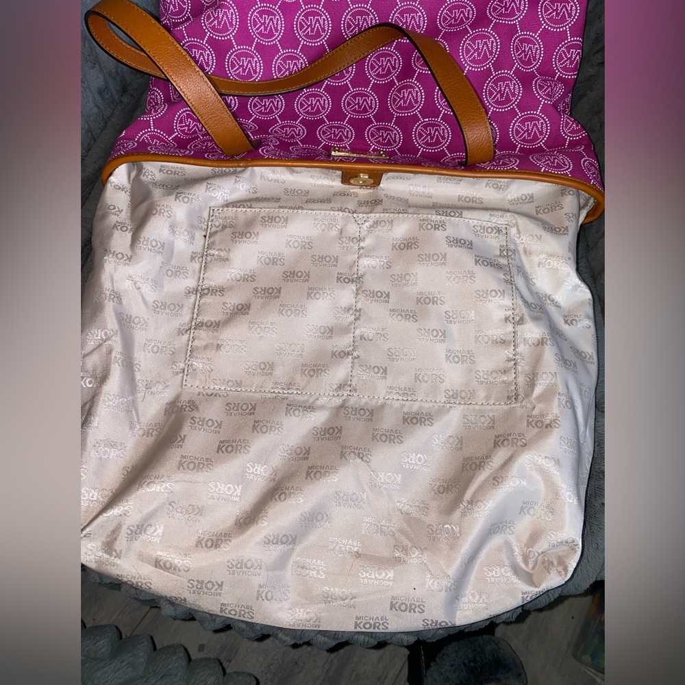 Michael Kors pink shoulder bag - Picture 7 of 11